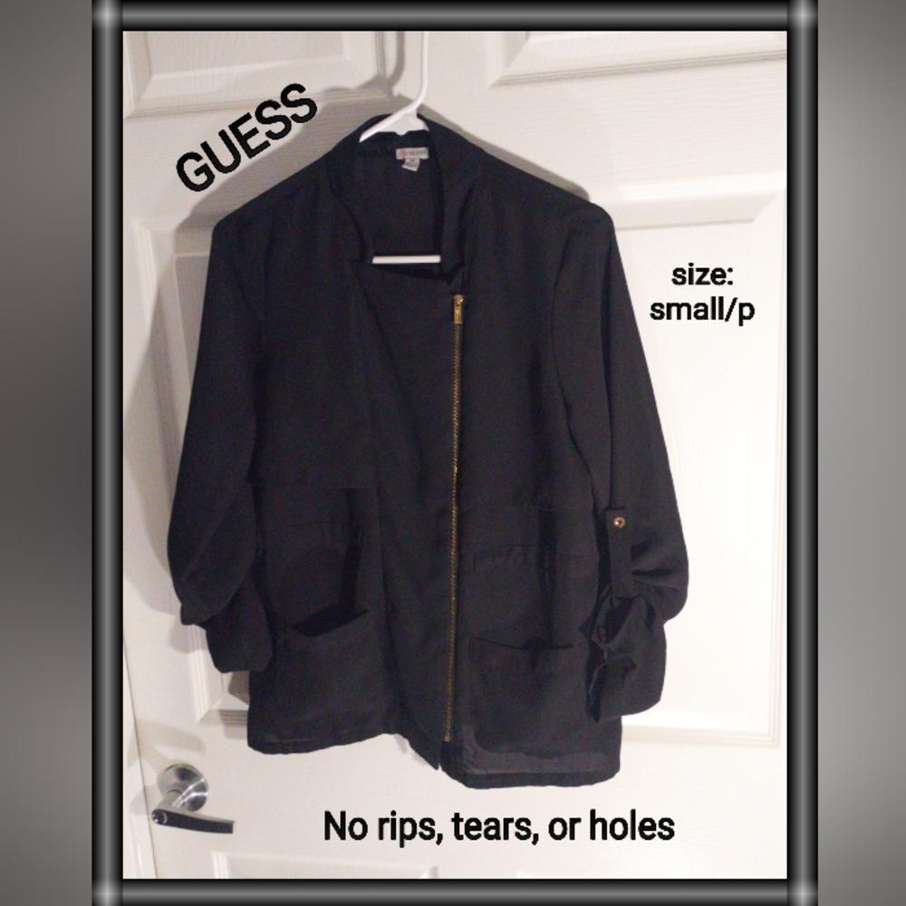🦩Guess Brand Black zipper front accented blouse. Women’s size S/P Vintage